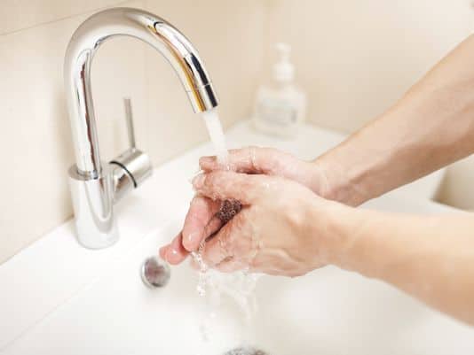 pese kädet