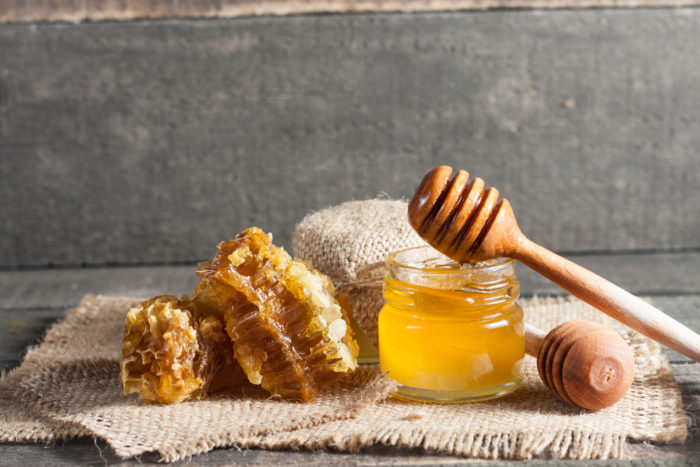 luonnollisen akne manuka -hunajan edut