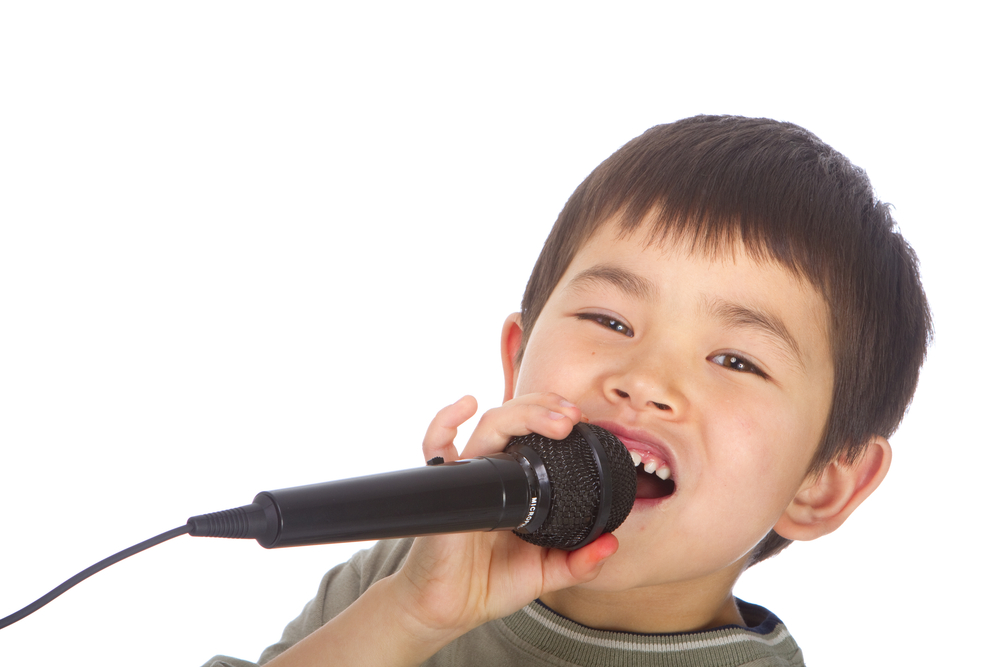 lapsen laulaminen