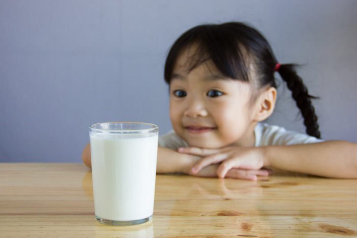Vaihtoehtoinen maito lehmänmaidolle allergisille lapsille